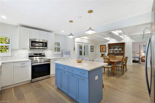 1063 Frank Whiteman BLVD, Naples, FL 34103