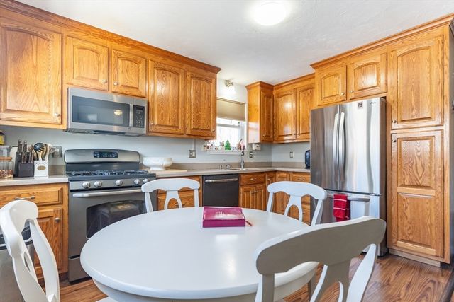 14 Pleasant St B, Franklin, MA 02038