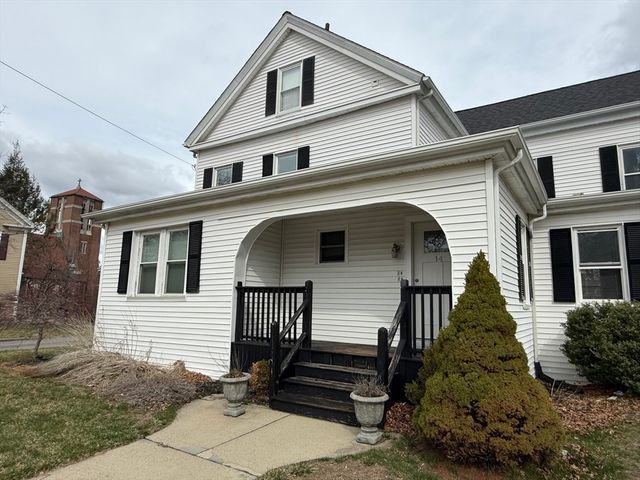 14 Pleasant St B, Franklin, MA 02038