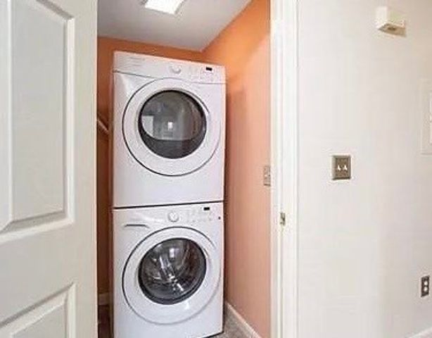 14 Pleasant St B, Franklin, MA 02038