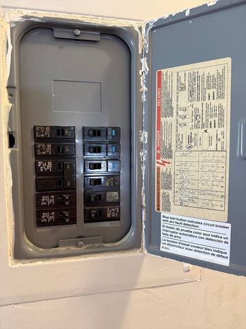 14 Pleasant St B, Franklin, MA 02038