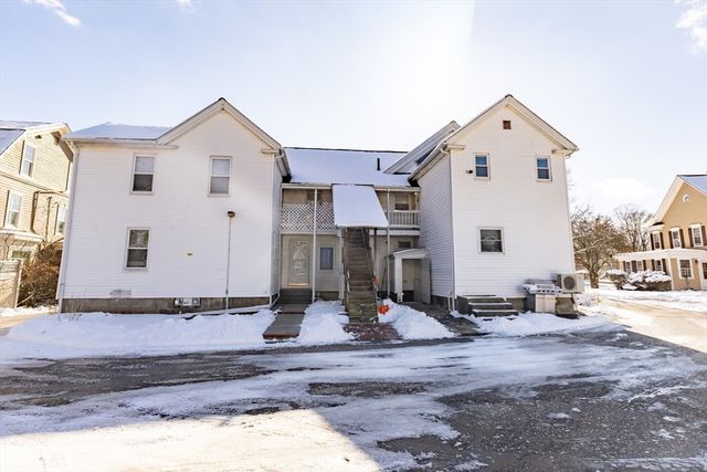 14 Pleasant St B, Franklin, MA 02038