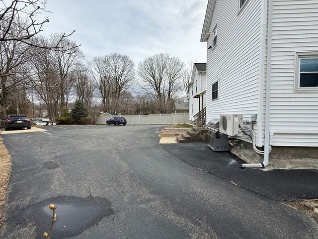 14 Pleasant St B, Franklin, MA 02038