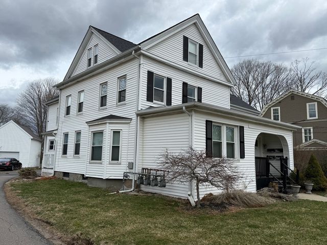 14 Pleasant St B, Franklin, MA 02038