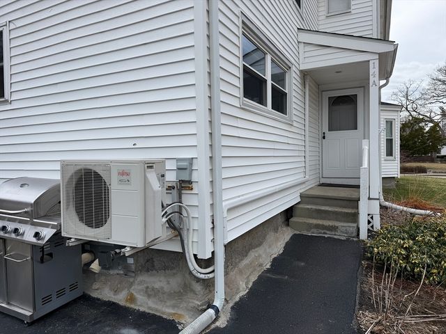 14 Pleasant St B, Franklin, MA 02038