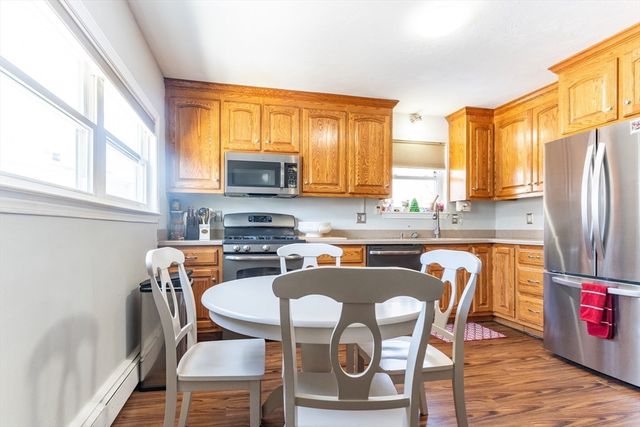 14 Pleasant St B, Franklin, MA 02038