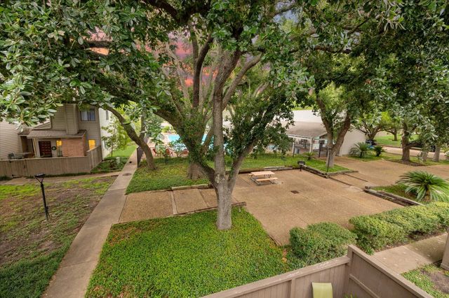 1608 Prairie Mark Lane, Houston, TX 77077
