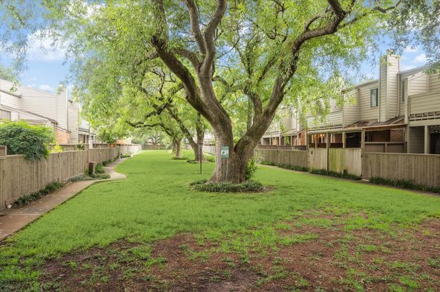 1608 Prairie Mark Lane, Houston, TX 77077