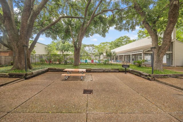 1608 Prairie Mark Lane, Houston, TX 77077