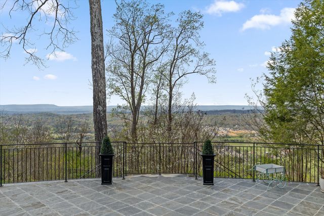 2241 Heavenly View, Ooltewah, TN 37363