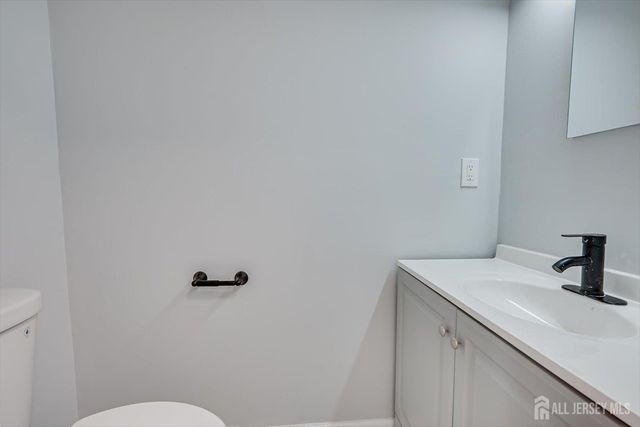 203 Canterbury Court, East Windsor, NJ 08520