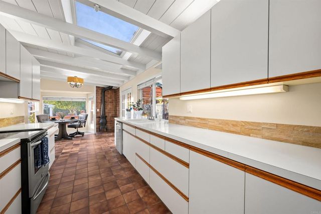 2469 E Mission Road, Fallbrook, CA 92028