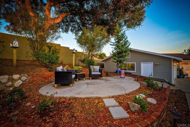 2469 E Mission Road, Fallbrook, CA 92028