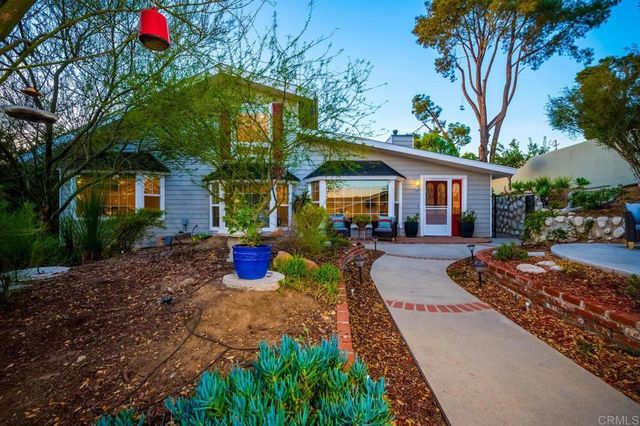 2469 E Mission Road, Fallbrook, CA 92028