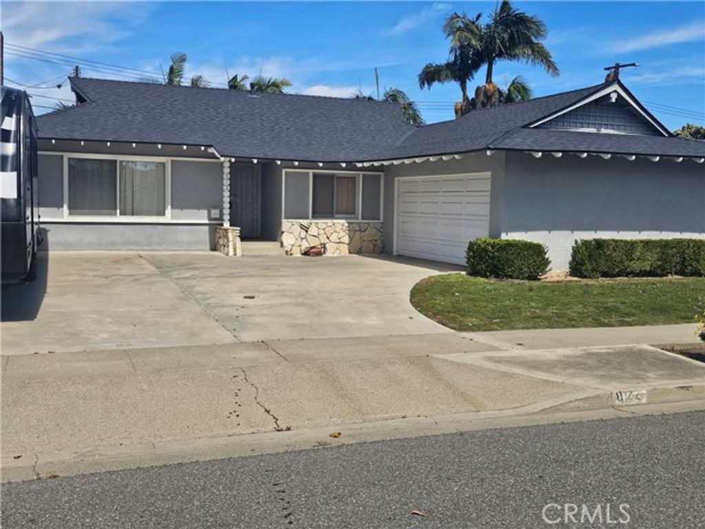872 Magellan Street, Costa Mesa, CA 92626