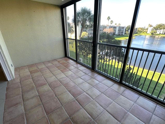 14460 Strathmore Lane 306, Delray Beach, FL 33446