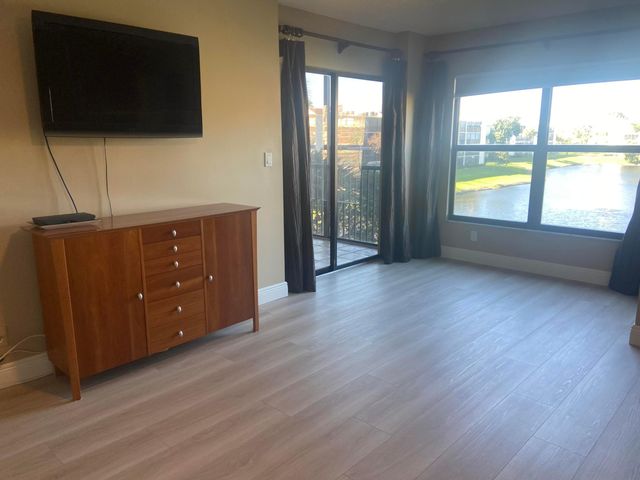 14460 Strathmore Lane 306, Delray Beach, FL 33446