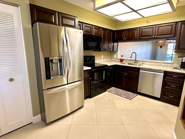 14460 Strathmore Lane 306, Delray Beach, FL 33446