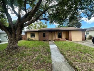 5626 STULL AVENUE, Orlando, FL 32810
