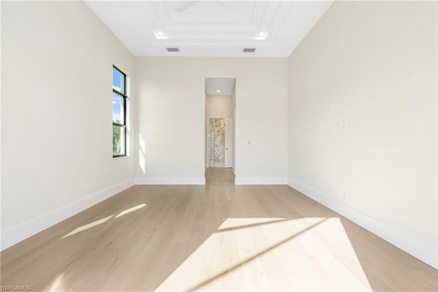 9678 Moonflower CT, Naples, FL 34114