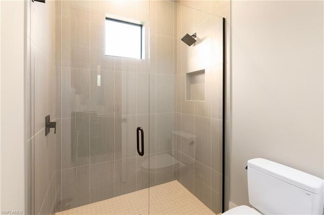 9678 Moonflower CT, Naples, FL 34114