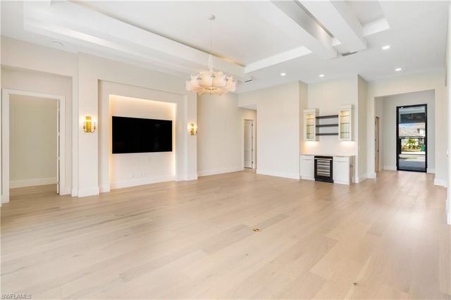 9678 Moonflower CT, Naples, FL 34114