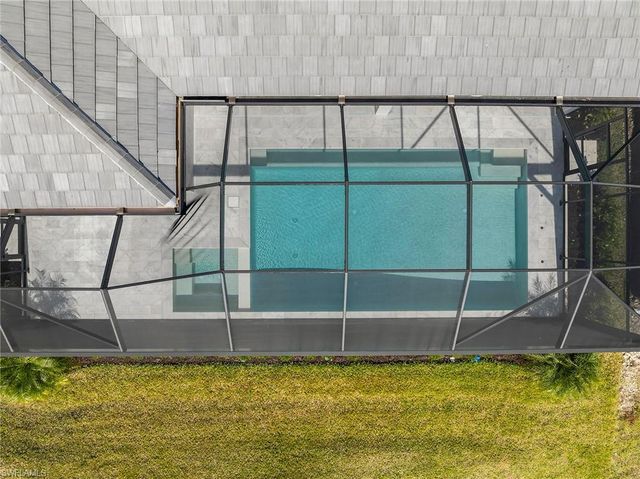 9678 Moonflower CT, Naples, FL 34114