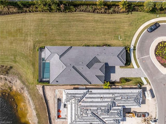 9678 Moonflower CT, Naples, FL 34114