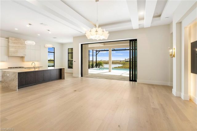 9678 Moonflower CT, Naples, FL 34114