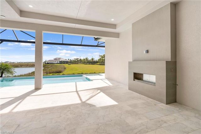 9678 Moonflower CT, Naples, FL 34114