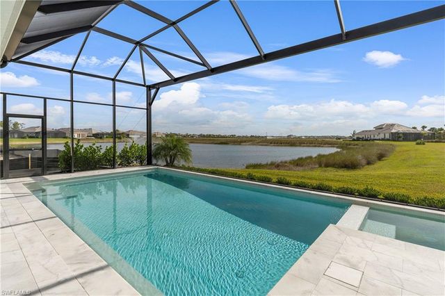 9678 Moonflower CT, Naples, FL 34114