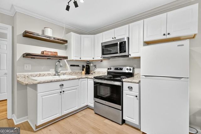 8635 Sapphire Lane, Gainesville, GA 30506