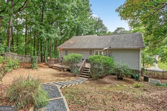 8635 Sapphire Lane, Gainesville, GA 30506