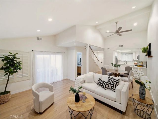 324 Sydney, Costa Mesa, CA 92627