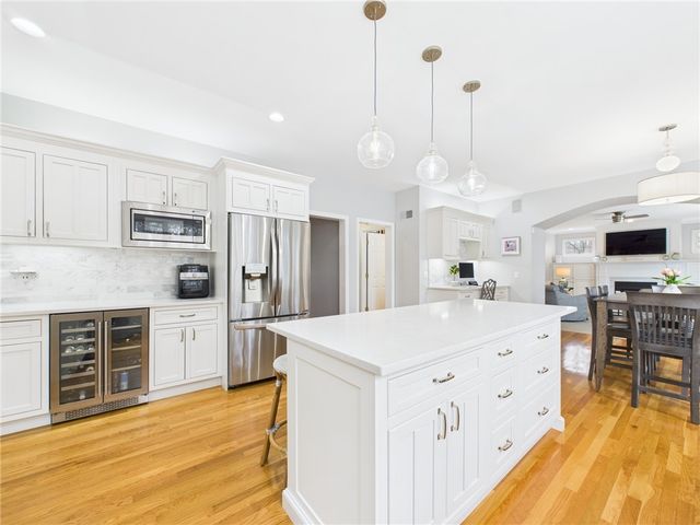 30 Taggart Court, East Greenwich, RI 02818