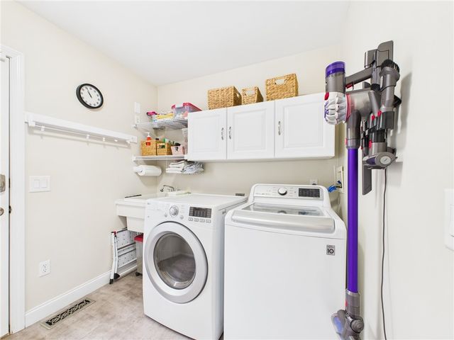 30 Taggart Court, East Greenwich, RI 02818