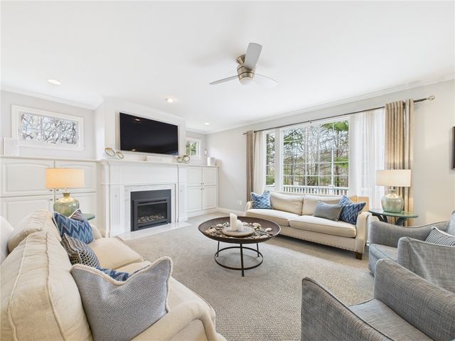 30 Taggart Court, East Greenwich, RI 02818