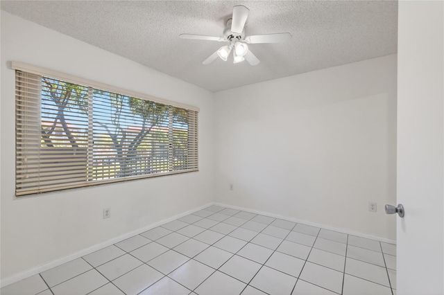 900 SW 142nd Avenue 213l, Pembroke Pines, FL 33027
