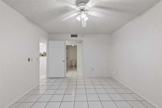 900 SW 142nd Avenue 213l, Pembroke Pines, FL 33027