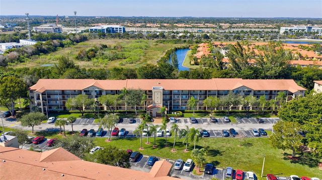 900 SW 142nd Avenue 213l, Pembroke Pines, FL 33027