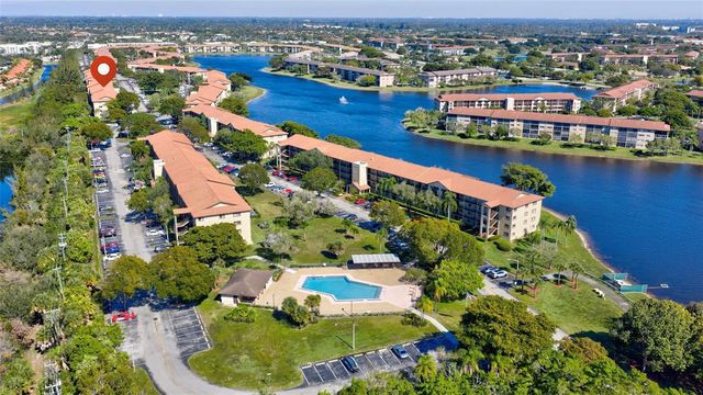 900 SW 142nd Avenue 213l, Pembroke Pines, FL 33027