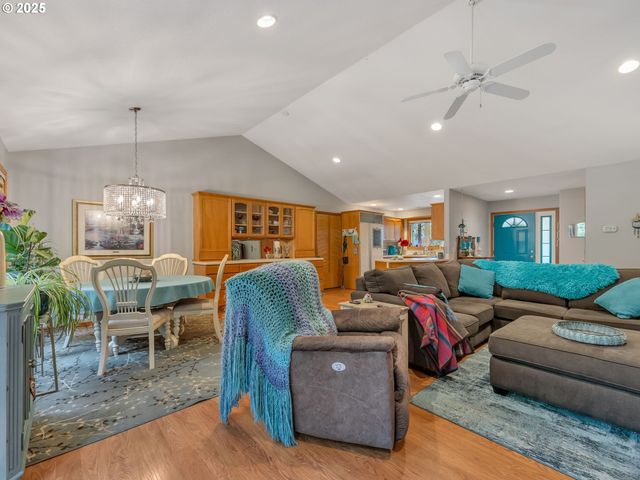 1295 JEFFREY Dr, Seaside, OR 97138