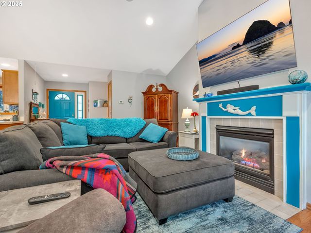 1295 JEFFREY Dr, Seaside, OR 97138