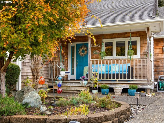 1295 JEFFREY Dr, Seaside, OR 97138