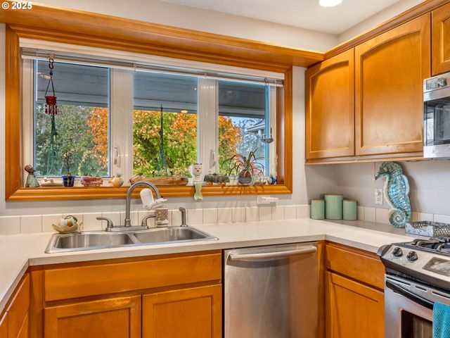 1295 JEFFREY Dr, Seaside, OR 97138