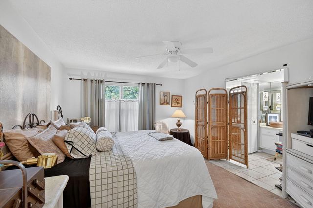3329 Perimeter Drive, Greenacres, FL 33467