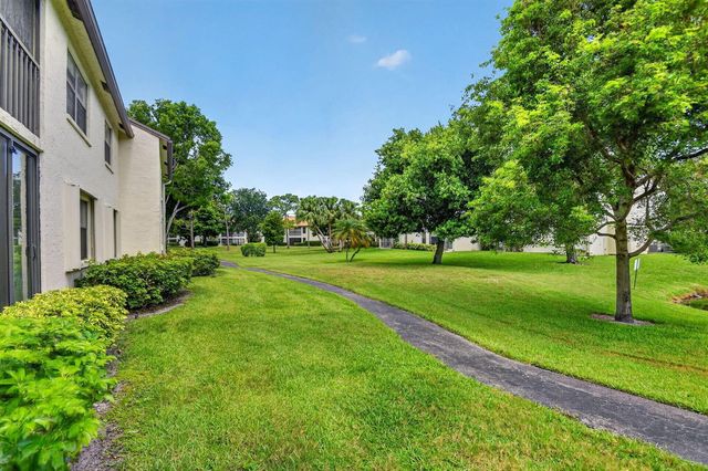 3329 Perimeter Drive, Greenacres, FL 33467