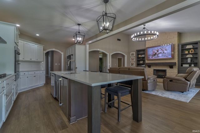 5788 Woodbridge Trail, Newburgh, IN 47630