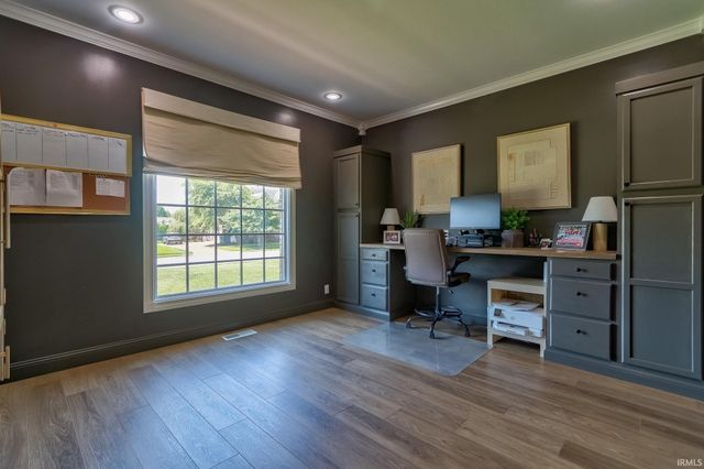5788 Woodbridge Trail, Newburgh, IN 47630