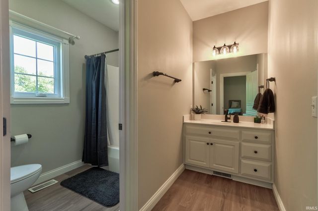 5788 Woodbridge Trail, Newburgh, IN 47630